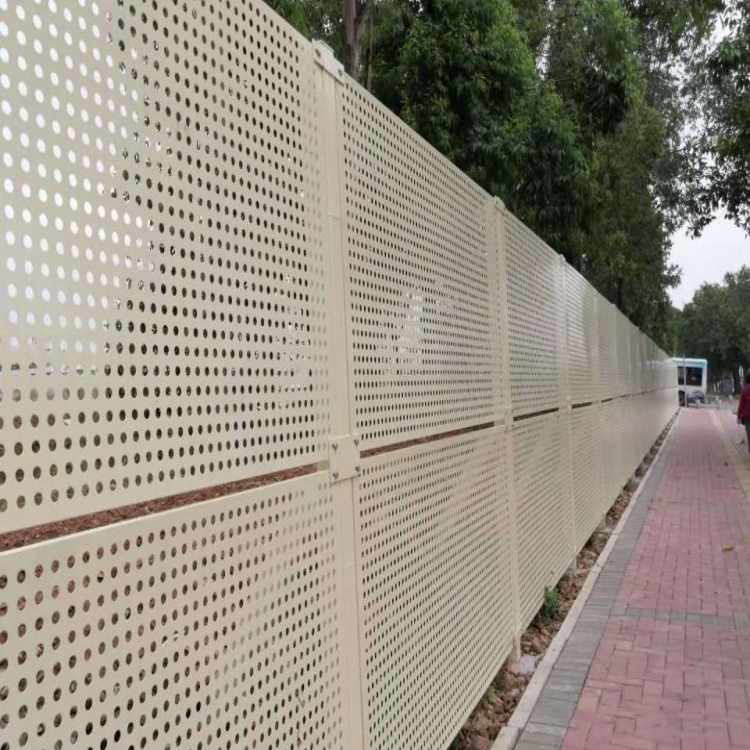 江门冲孔板围挡厂家送货上门 助力桥梁工程安全高效施工