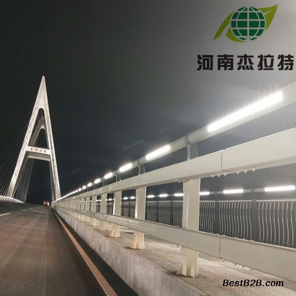 灯光桥梁护栏 安全、美观与选择性的三重奏